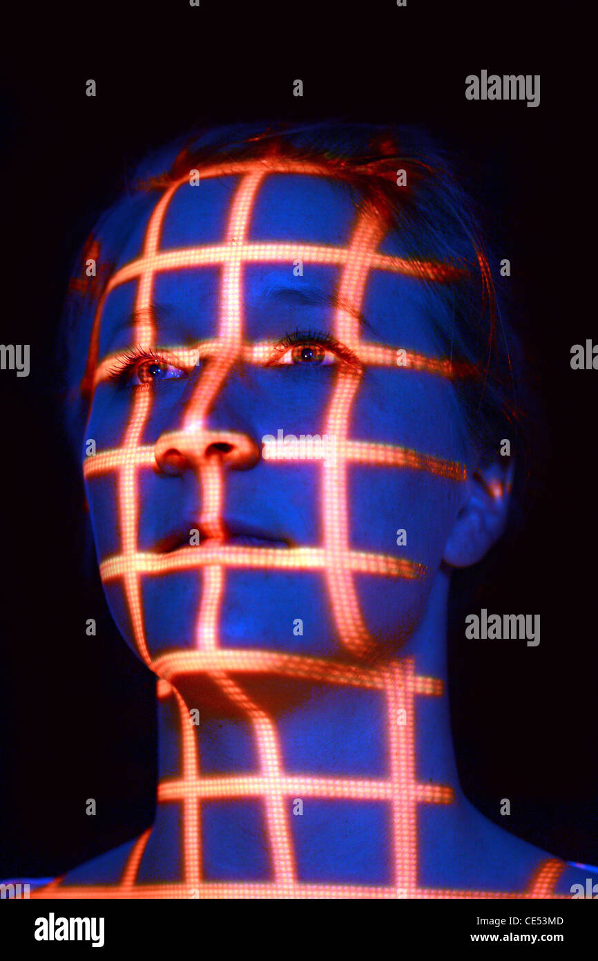 Biometrie, Symbolfoto. Automatische Gesichtserkennung mit einem Laserscanner. 3D-Modell eines weiblichen Gesichts zur Erzeugung von digitalen Daten. Stockfoto
