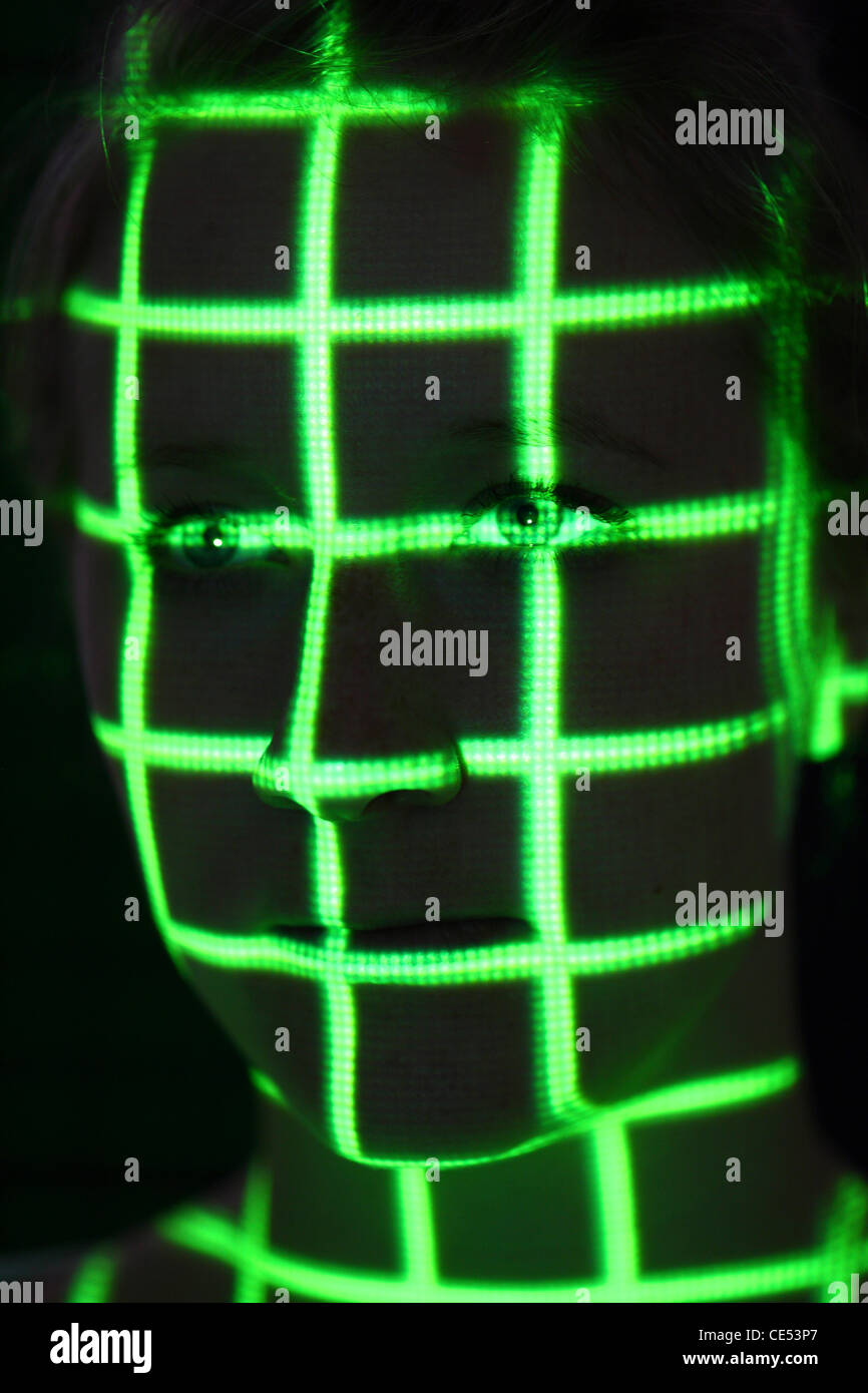 Biometrie, Symbolfoto. Automatische Gesichtserkennung mit einem Laserscanner. 3D-Modell eines weiblichen Gesichts zur Erzeugung von digitalen Daten. Stockfoto
