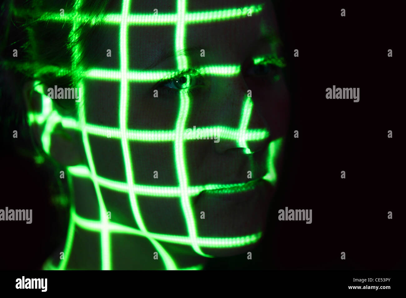 Biometrie, Symbolfoto. Automatische Gesichtserkennung mit einem Laserscanner. 3D-Modell eines weiblichen Gesichts zur Erzeugung von digitalen Daten. Stockfoto