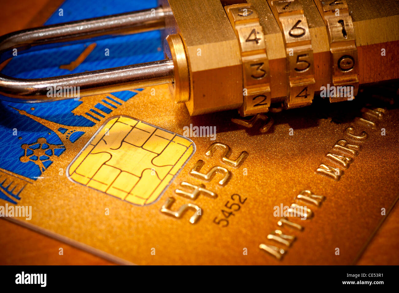Kreditkarten-Sicherheit. Vorhängeschloss Stockfoto