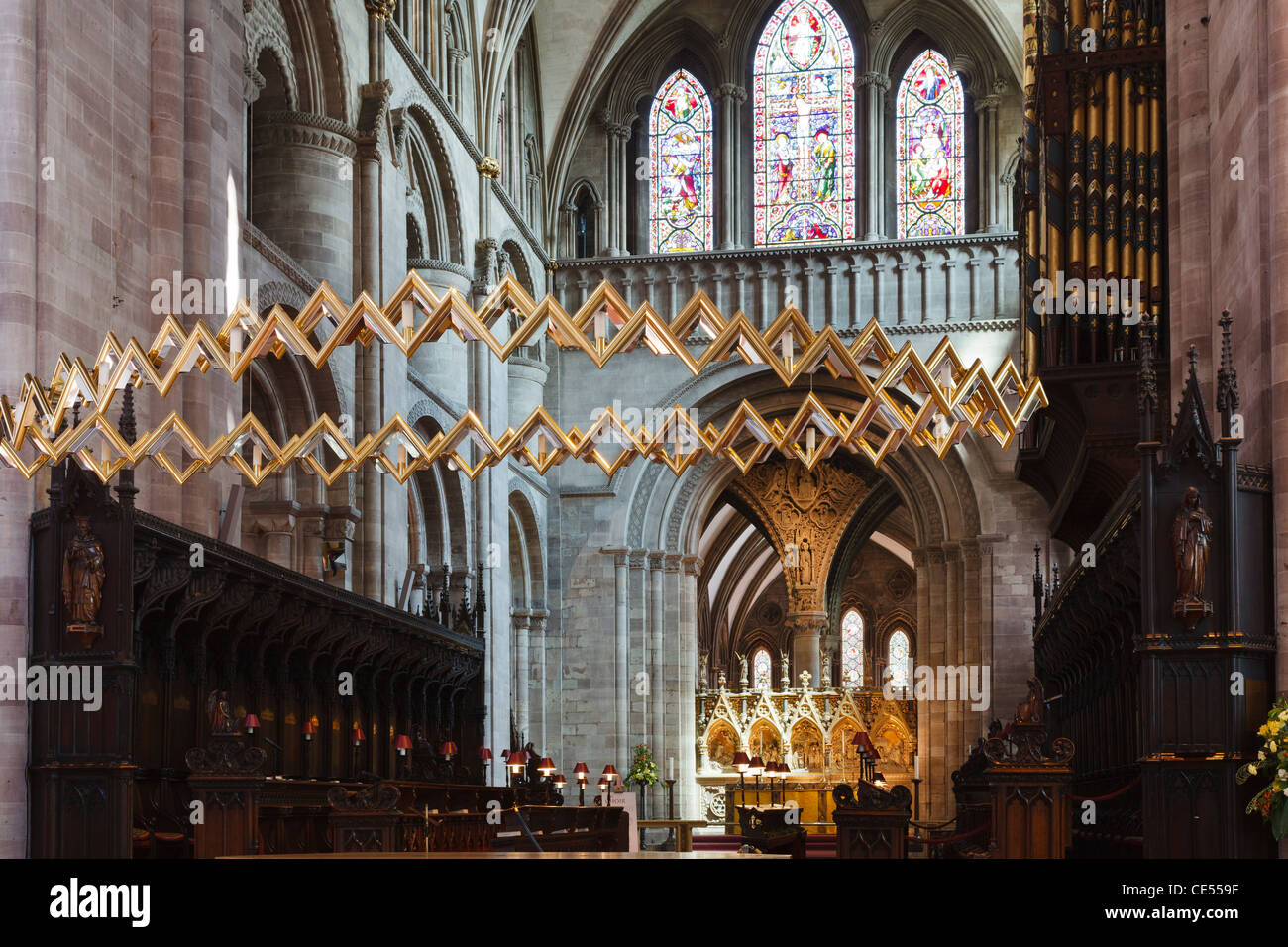 Die Korona von Simon Beer Darstellung der Dornenkrone im nördlichen Querschiff, Hereford Kathedrale, Hereford, Herefordshire Stockfoto