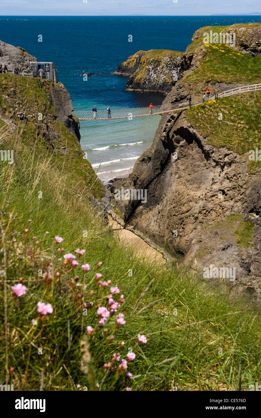 Carrick-a-Rede Rope Bridge, Co. Antrim, Nordirland Stockfoto