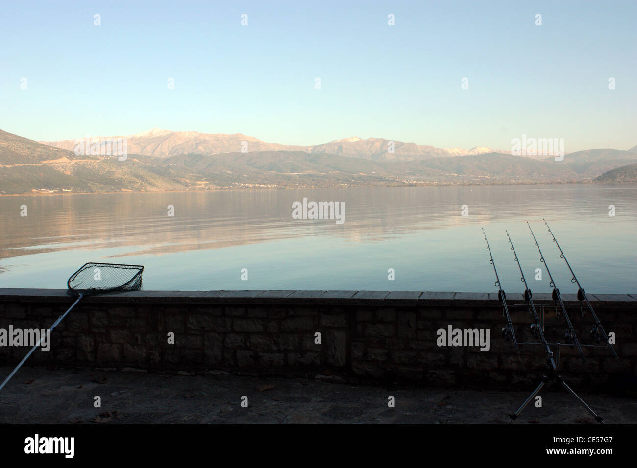 Angelrute in der Nähe von See Pamvotis, Ioannina, Epirus, Griechenland Stockfoto
