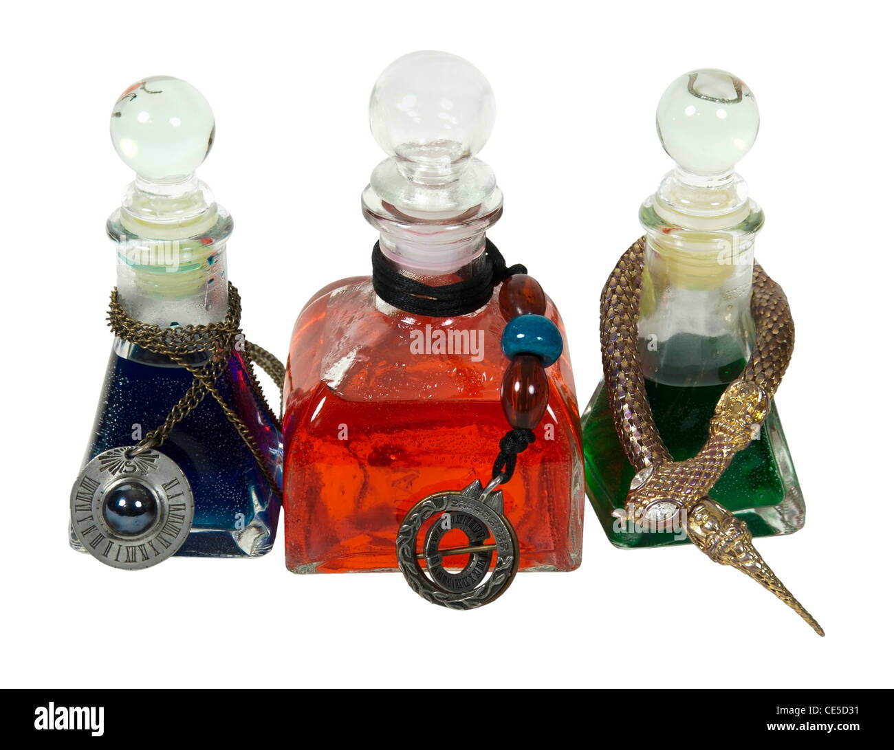 Buntes Glas trank Flaschen mit mystischen Charme - Pfad enthalten Stockfoto