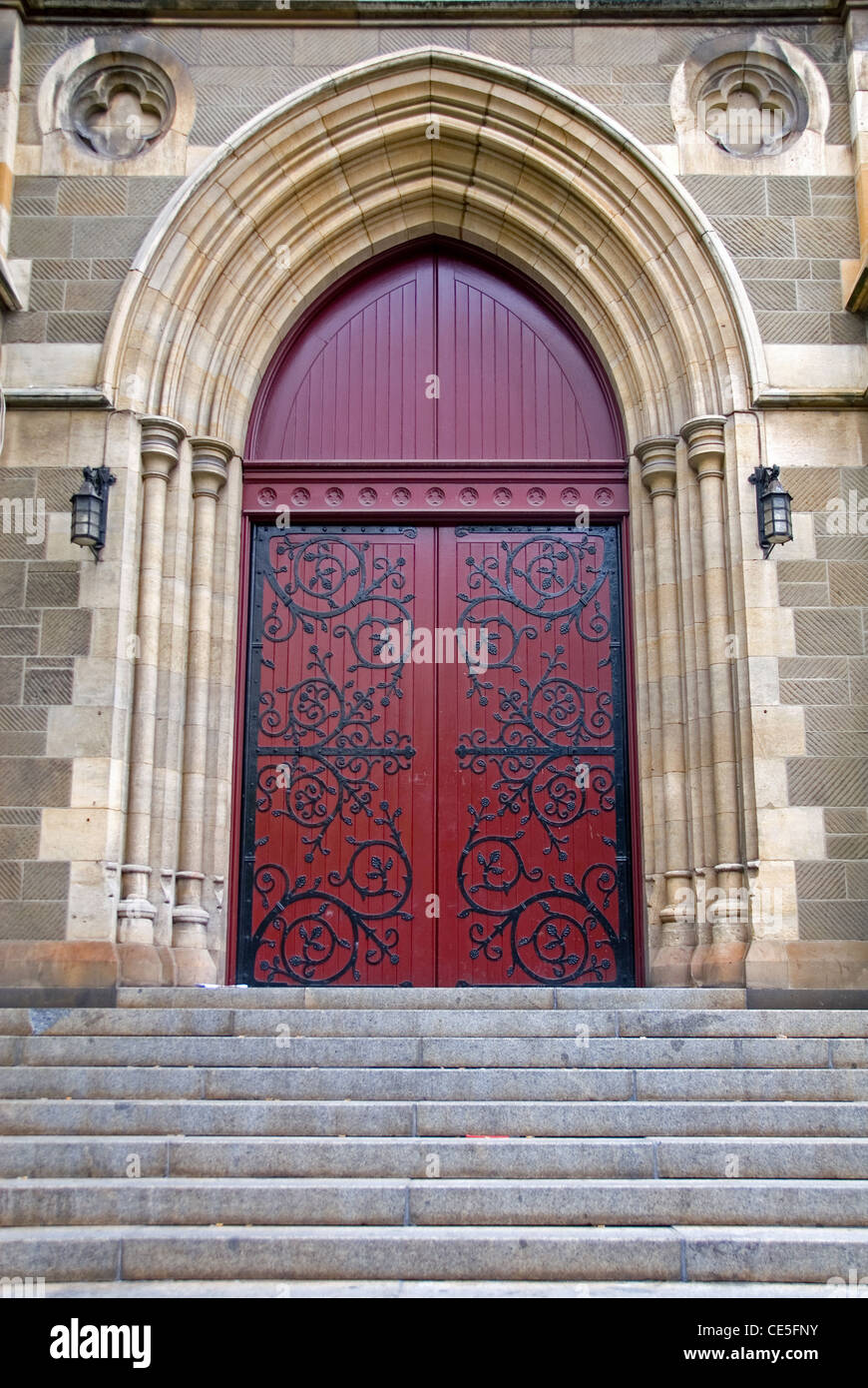 Die wichtigsten Eingangstüren, St. Pauls Cathedral, Melbourne, Victoria, Australien Stockfoto
