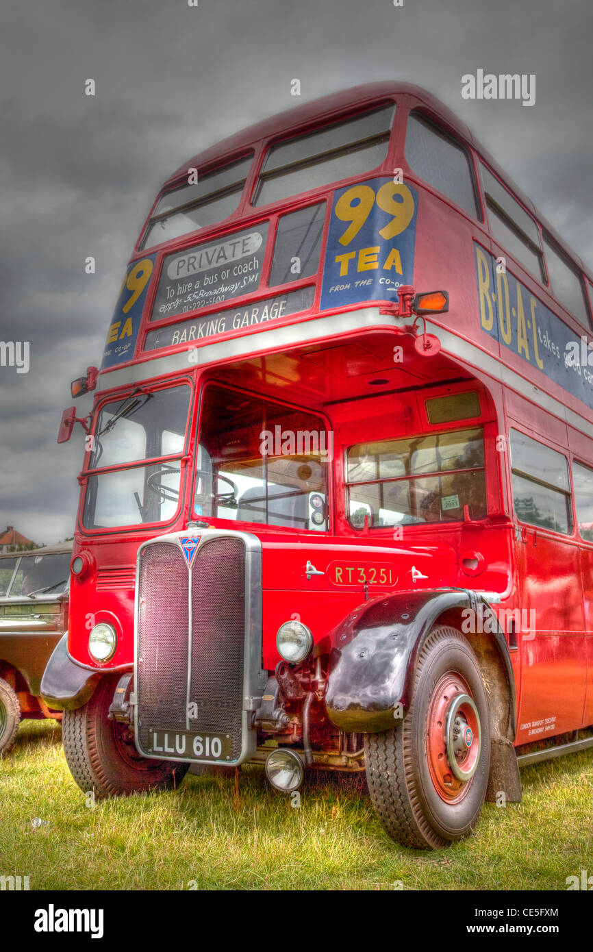 Alten roten Londoner Bus - hdr Stockfoto