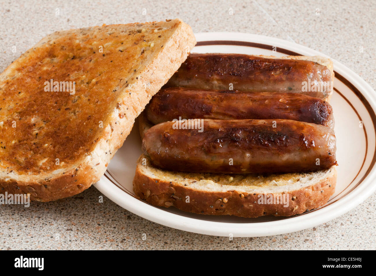 Würstchen auf toast Stockfoto