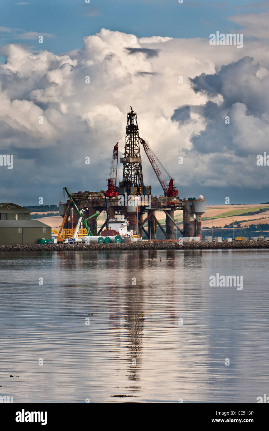 Bohrinseln auf Cromarty Firth, Ross & Cromarty, Schottland Stockfoto