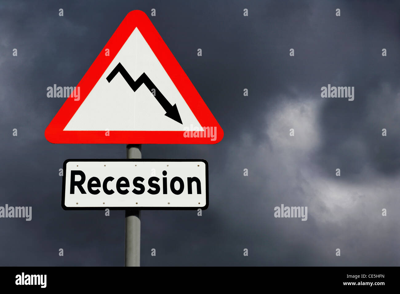 Verkehrszeichen Achtung der Rezession Stockfoto