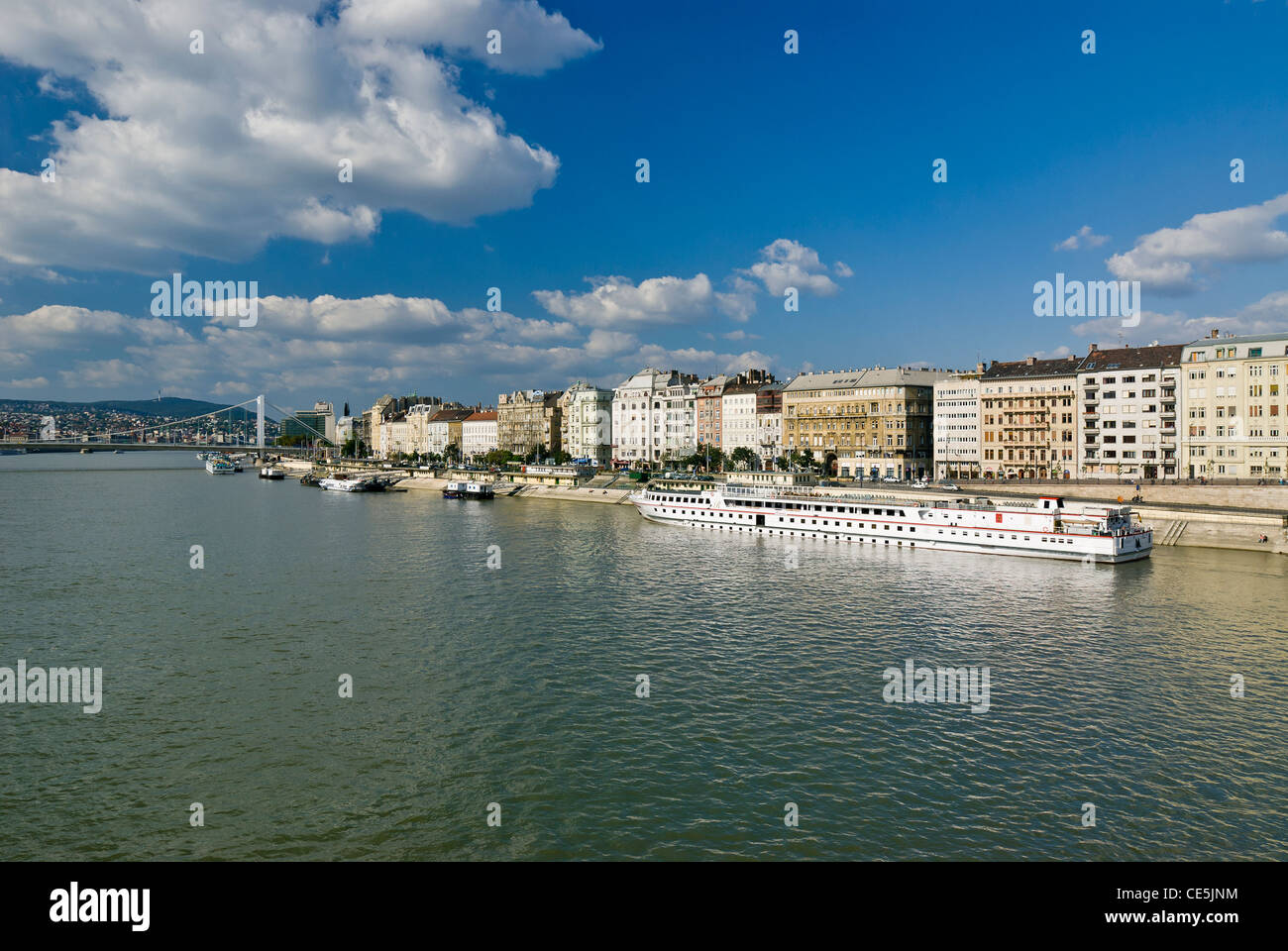 Ufer des Flusses Donau, Budapest, Ungarn. Stockfoto