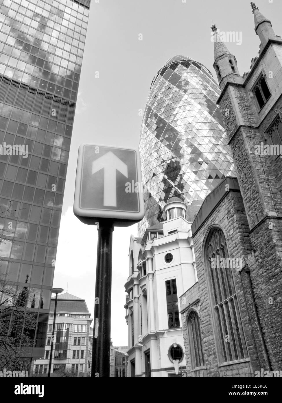 One way Verkehrszeichen in London Stockfoto