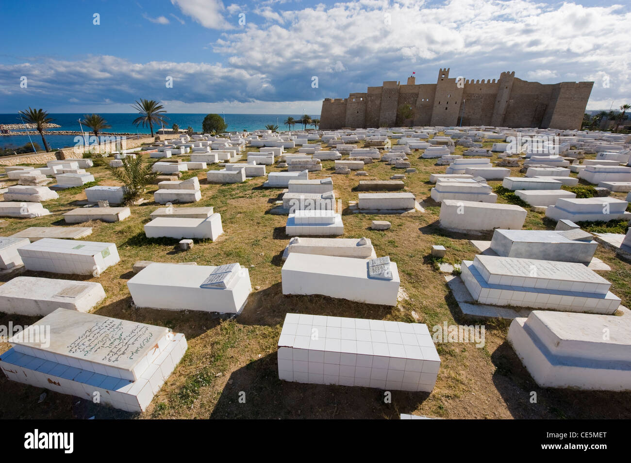 Muslimischer Friedhof In Der Nähe Friedhof in monastir -Fotos und -Bildmaterial in hoher Auflösung – Alamy