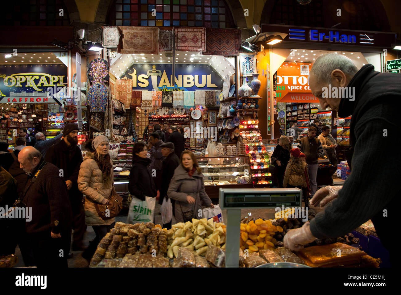 ISTANBUL ÄGYPTISCHEN BASAR MISIR CARSISI TÜRKEI Stockfoto