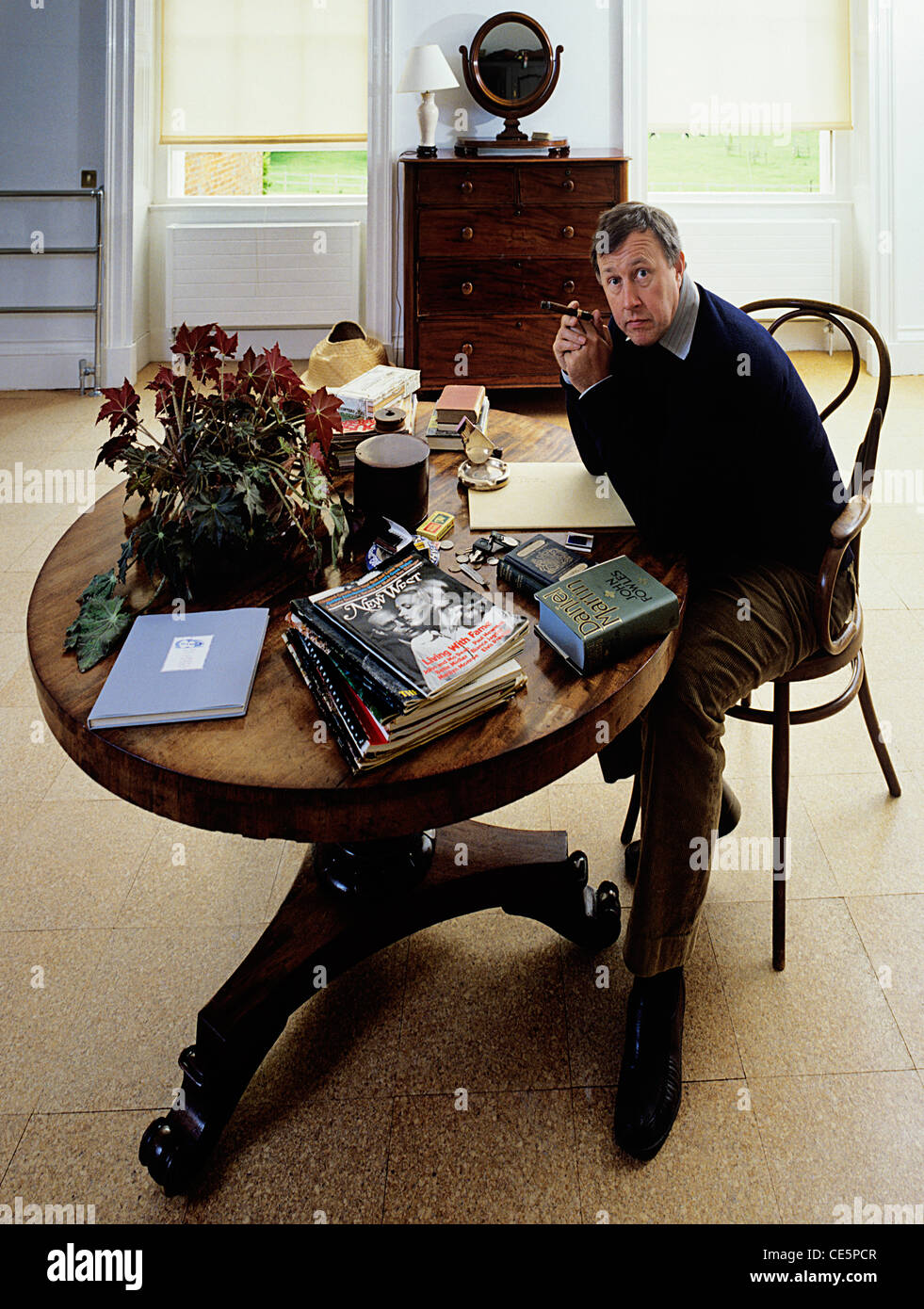 Terence Conran in seinem Haus, Barton Court Stockfoto