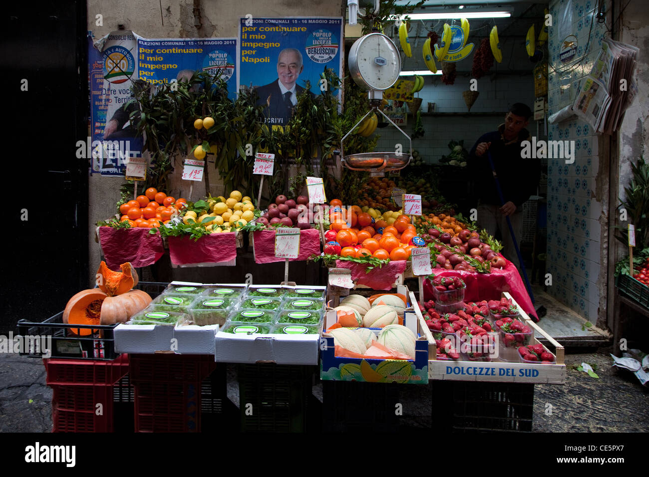 NAPLES NAPOLI ITALIEN STRAßE AUTOMATEN Stockfoto