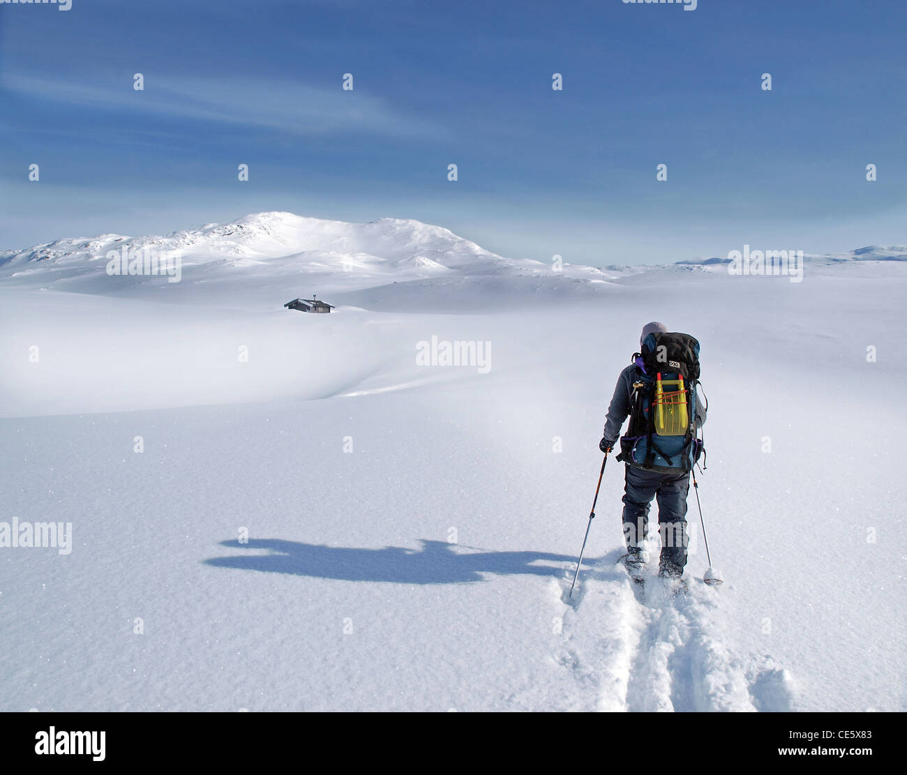 Ski-Tourer Ansätze Berghütte, Norwegen Stockfoto