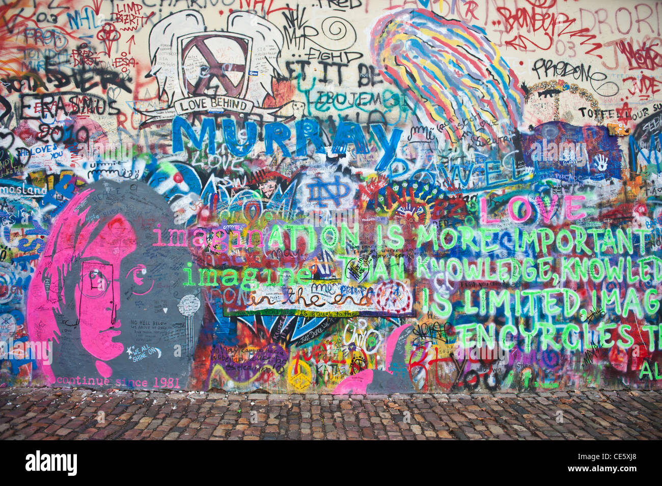 John Lennon-Tribut-Wand in der Mala Strana Teil der Altstadt in Prag, Tschechische Republik Stockfoto