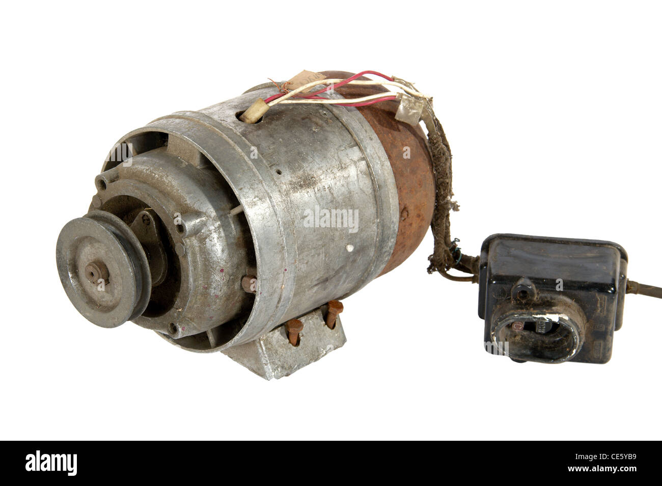 Alten Elektromotor, isoliert auf weißem Hintergrund Stockfoto
