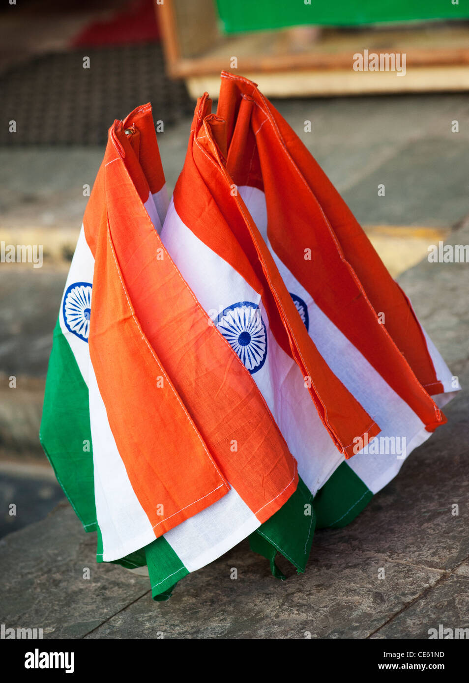 Indische Flaggen in einer indischen Straße am Tag der Republik. Andhra Pradesh, Indien Stockfoto