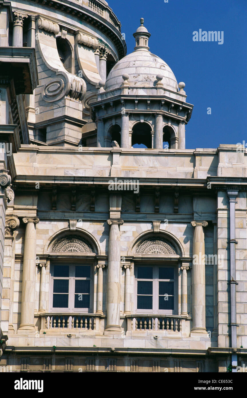 Victoria Memorial großes weißes Marmorgebäude Museum; Nahaufnahme der Kuppel und der Fenster; Kalkutta; Kolkata; Westbengalen; Indien; Asien Stockfoto