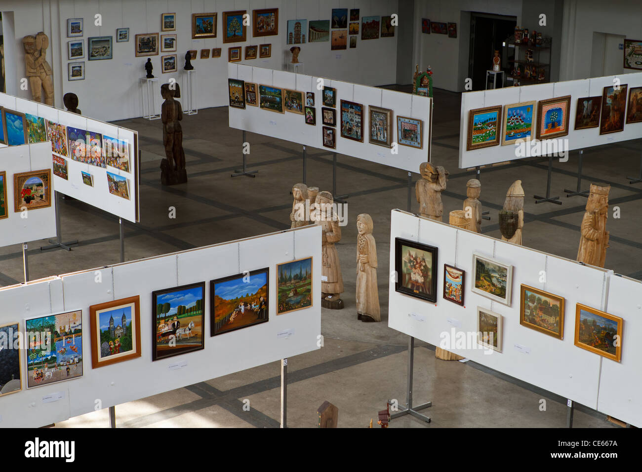 ' Art Naif Schau Katowice 2011", Wilson Welle Galerie, Kattowitz, Polen. Stockfoto