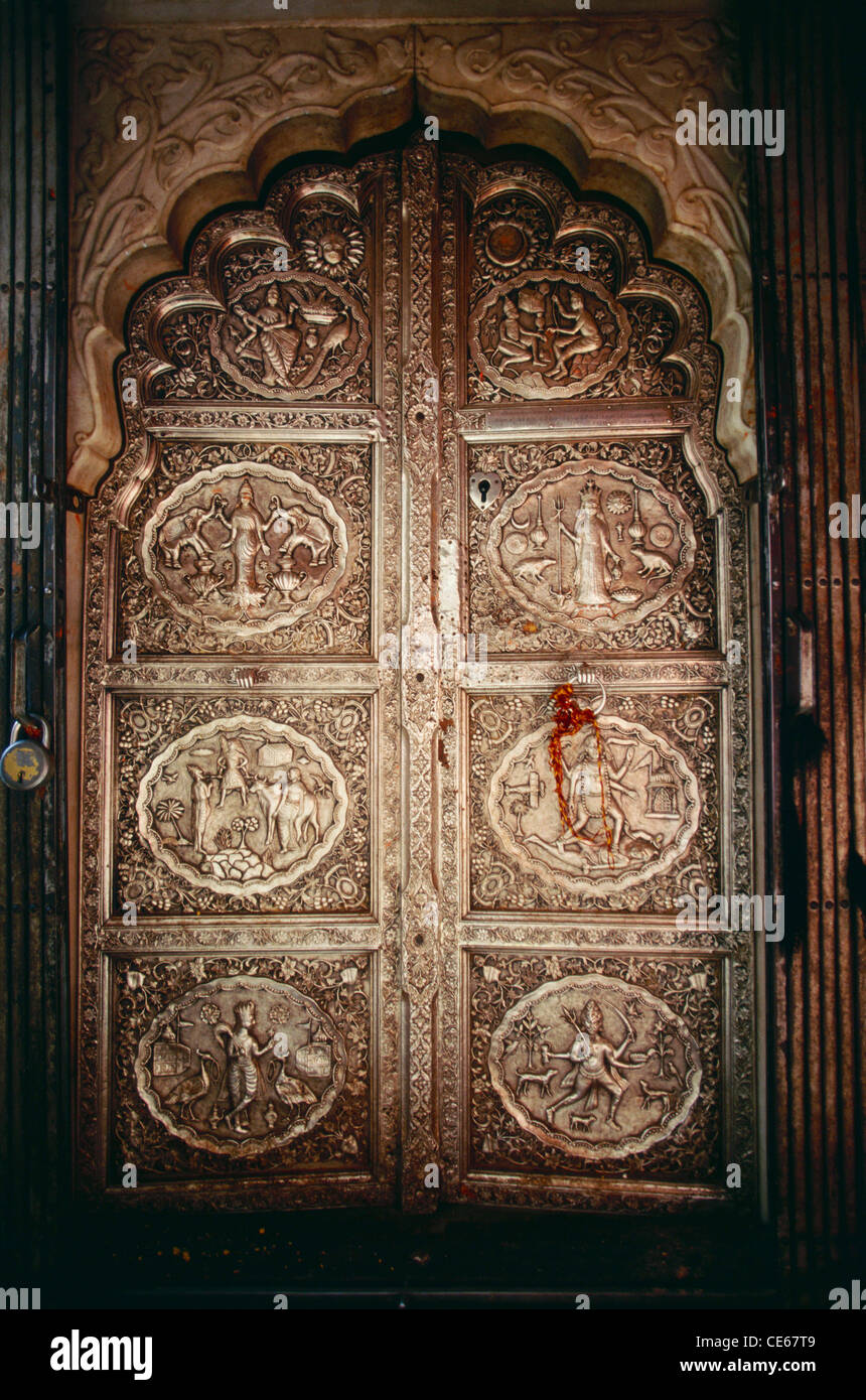 Tür des Deshnoks Karnimata Tempels; Bikaner; Rajasthan; Indien Stockfoto