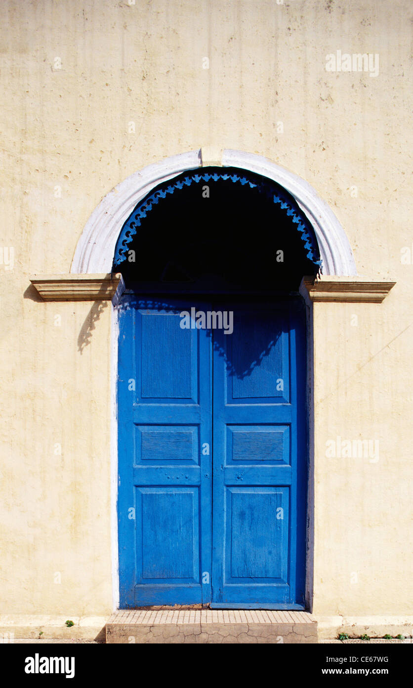 Tür der St. Francis Xavier Kirche; Dehra Dun; Uttaranchal; Indien Stockfoto