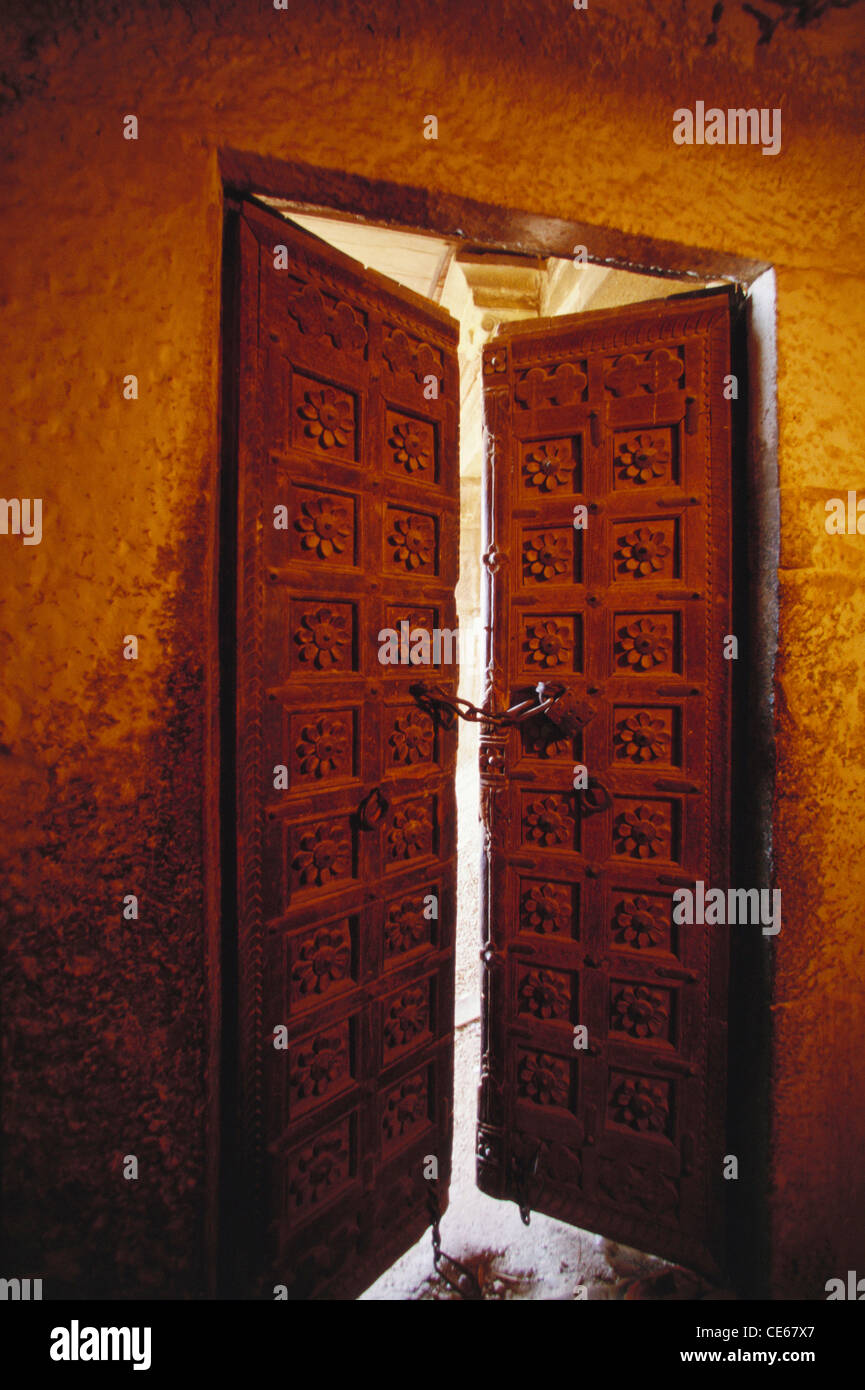 Tür des Salimsinh Ki Haveli; Jaisalmer; Rajasthan; Indien Stockfoto