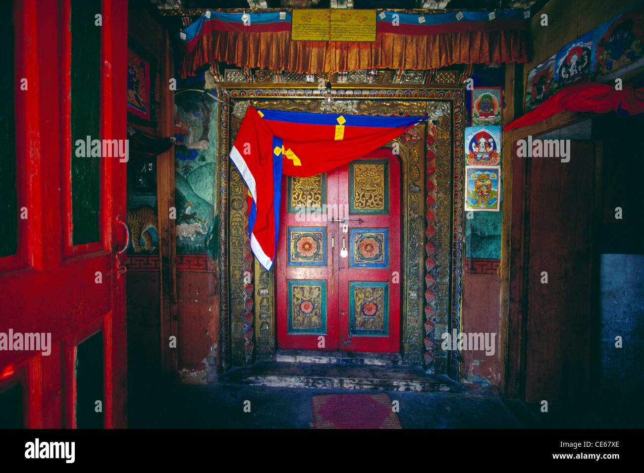 Tür des Kalpa Gompa; Kalpa; Himachal Pradesh; Indien Stockfoto