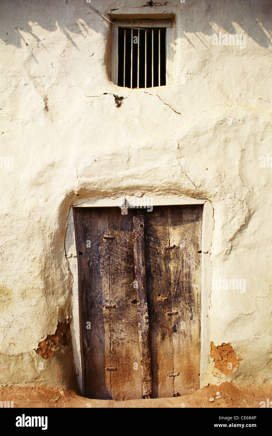Holz- dorf Tür des Hauses bei Chitrakoot Uttar Pradesh Indien Stockfoto