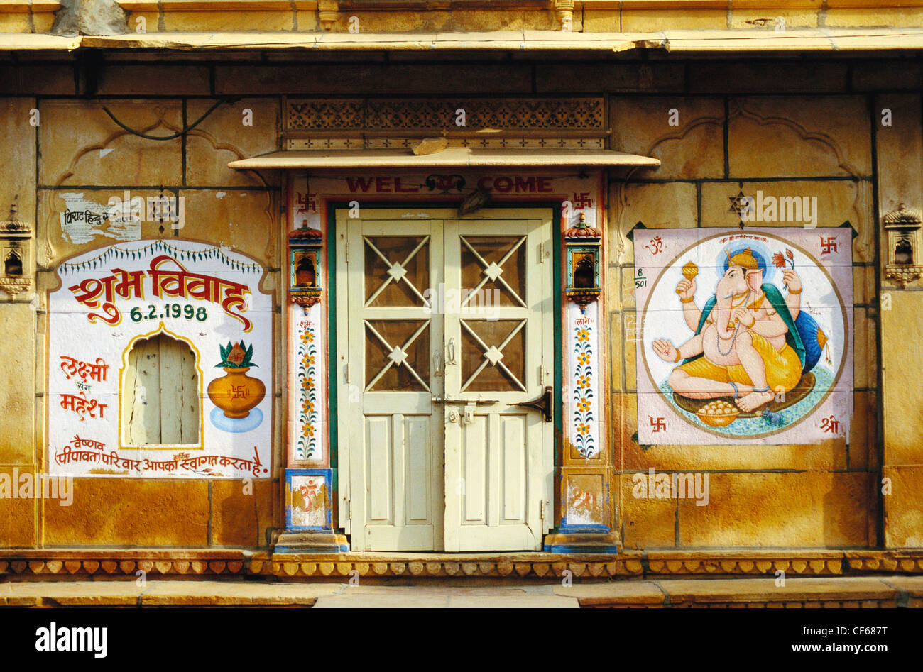 Türenbegrüssen ; Wandmalerei ; Ganesh ; Hochzeitseinladung ; Jaisalmer ; Rajasthan ; Indien ; Asien Stockfoto