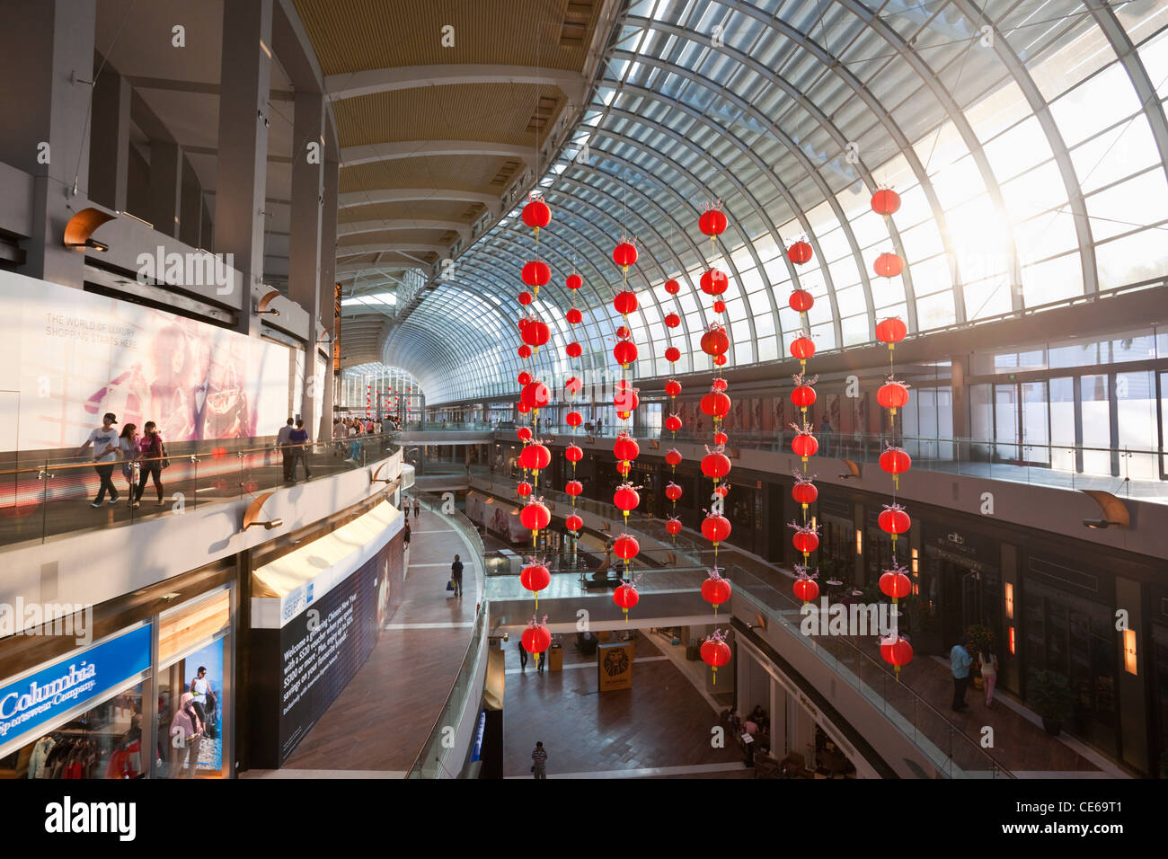 Die Shoppes at Marina Bay Sands - ein Einkaufszentrum in der Marina Bay Sands Hotel & Casino-Komplex.  Marina Bay, Singapur Stockfoto