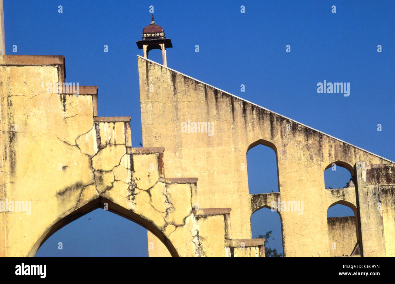 Jantar Mantar; architektonisches astronomisches Instrument; Jaipur; Rajasthan; Indien; Asien Stockfoto