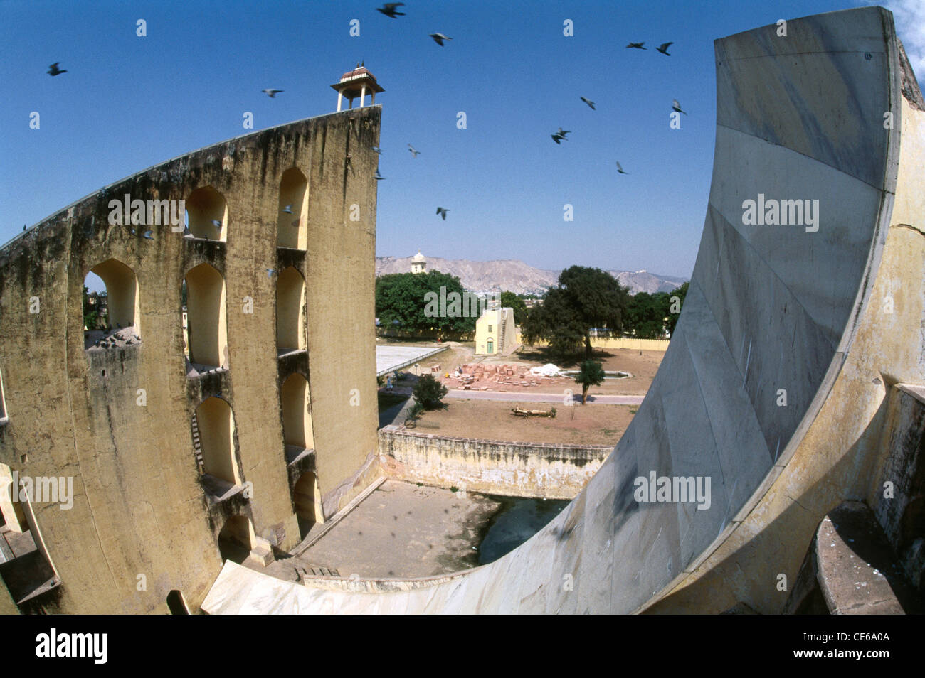 Jantar Mantar; architektonisches astronomisches Instrument; Jaipur; Rajasthan; Indien; Asien Stockfoto