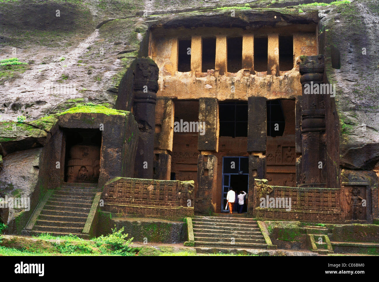 Kanheri Fels geschnitten buddhistische Höhlen Eingang 2. Jh. n. Chr.; Borivali Bombay Mumbai; Maharashtra; Indien Stockfoto