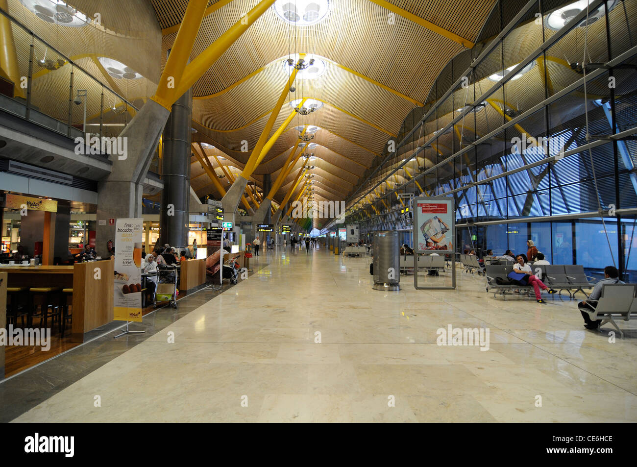 Lobby des Flughafens Barajas, Madrid (Spanien) Stockfoto