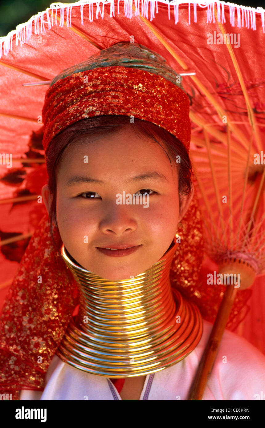 Thailand, Chiang Rai, Long Neck Karen Hilltribe, lange Hals Mädchen Stockfoto