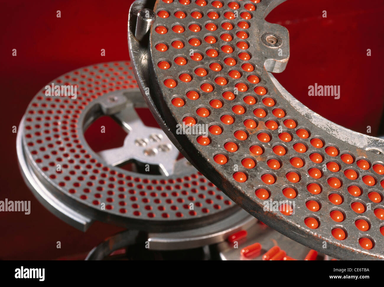 Tabletten Herstellung; Tablette Maschine in der Fabrik; indien; asien Stockfoto