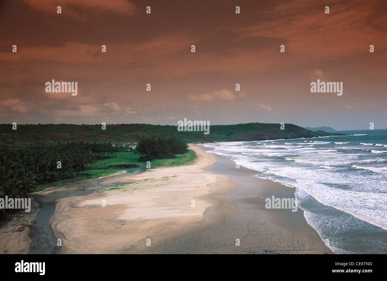 Leerer Strand am bhandarpule Ganpatipule ratnagiri konkan maharashtra indien asien Stockfoto