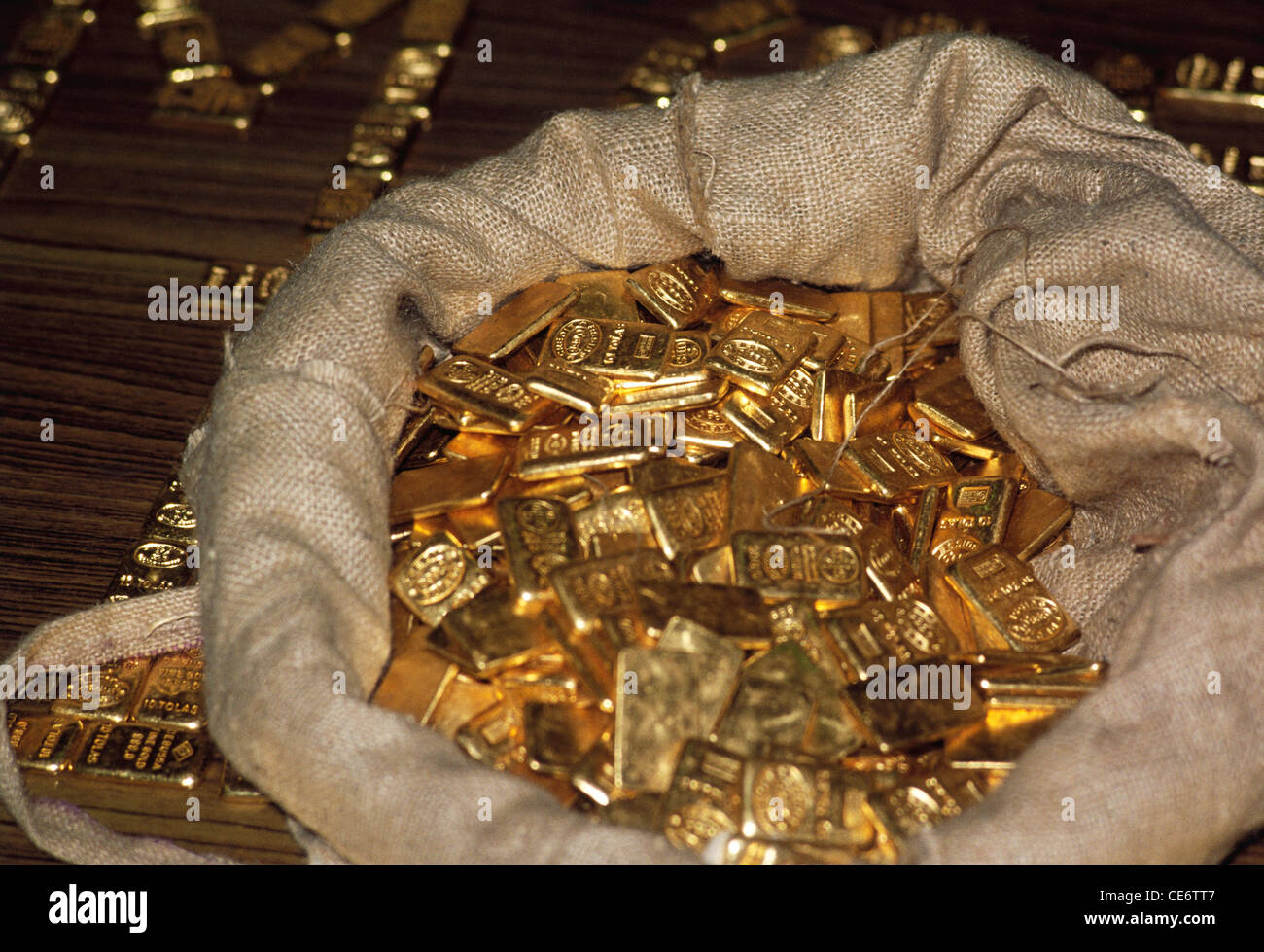 Goldkekse beschlagnahmt, während Schmuggel nach Indien Stockfoto