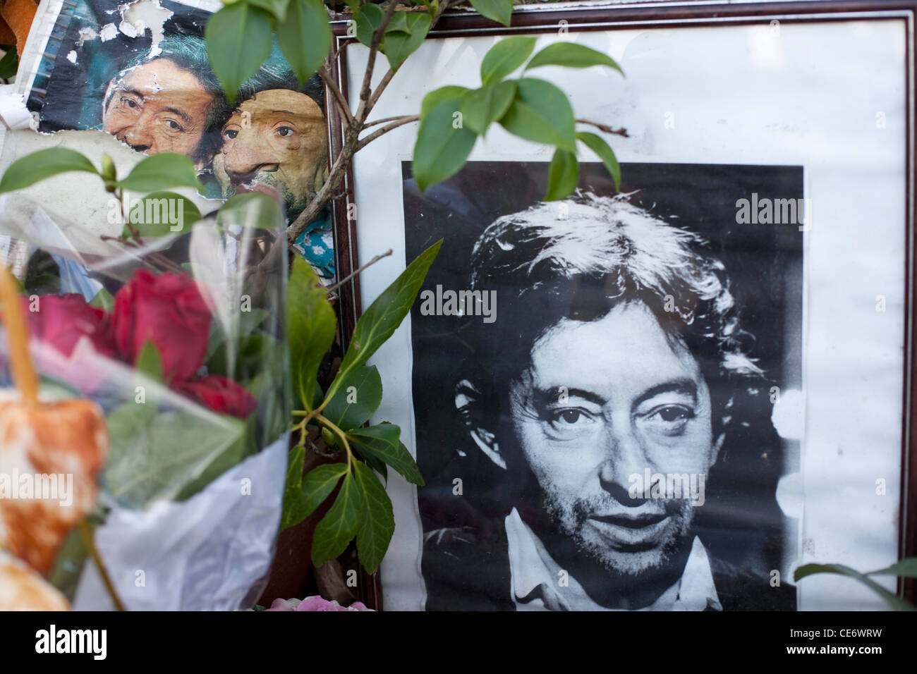 Legendären französischen Sängers Serge Gainsbourg Grab im Friedhof Montparnasse, Paris. Stockfoto