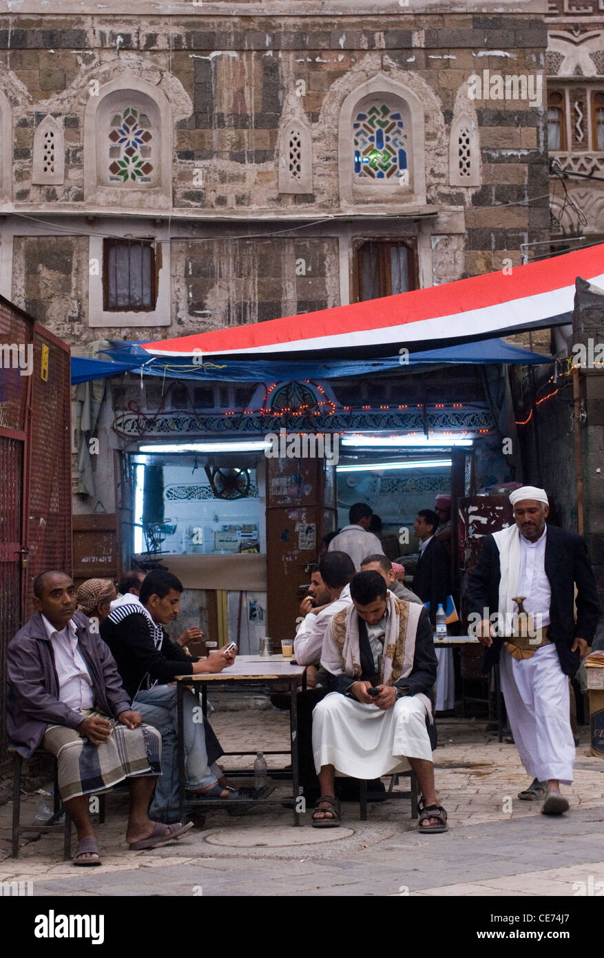 Bar in Bab Al-Jemen in der Altstadt von Sana ' a, ein UNESCO-World Heritage Site, Jemen, Westasien, Arabische Halbinsel. Stockfoto