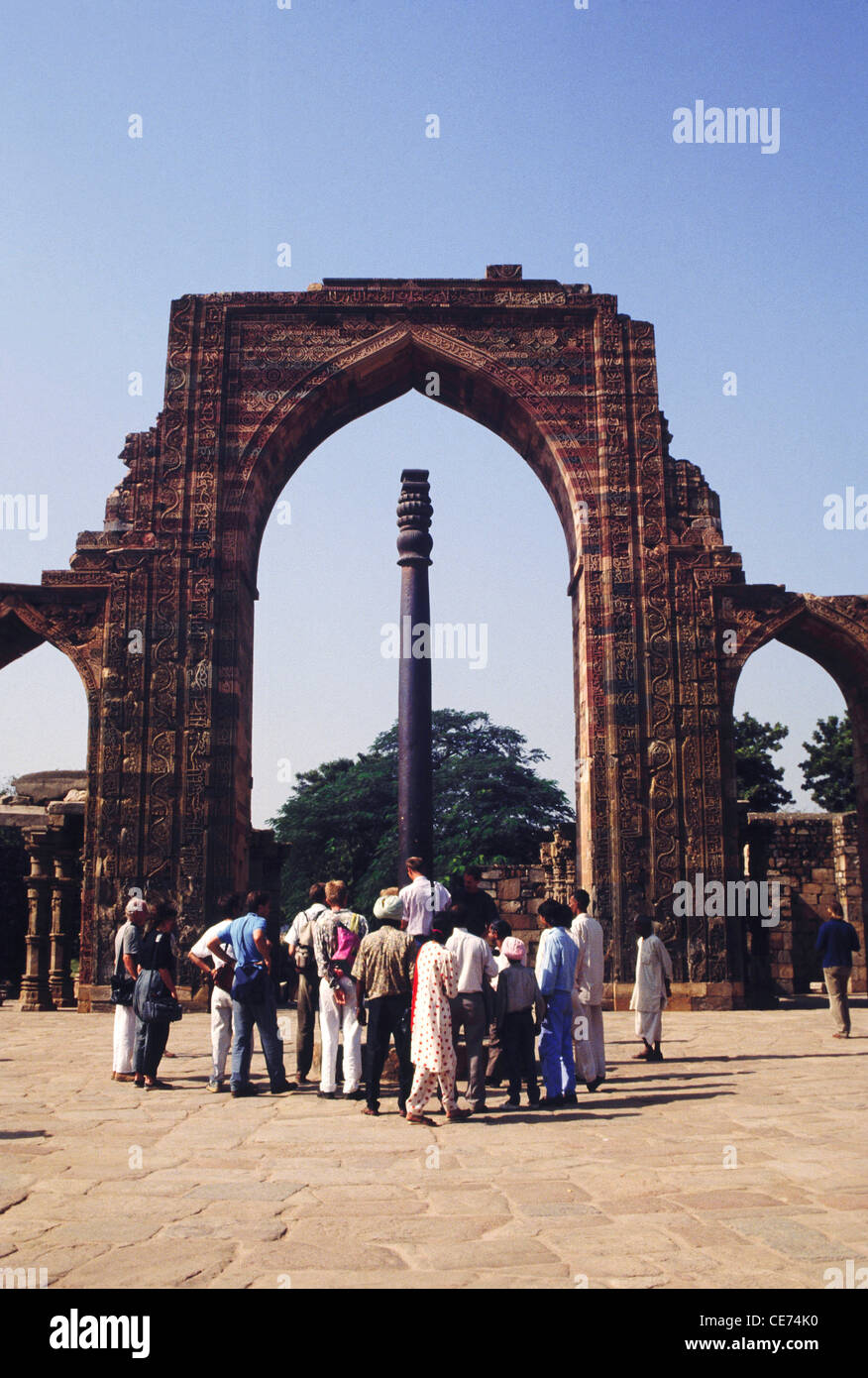 Qutb Qutb Kutub Qutab Minar Qtab Gupta eisernen Säule Delhi Indien Stockfoto