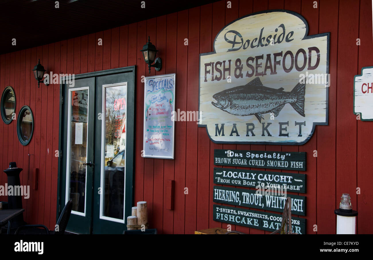 Das Dockside Fisch- und Meeresfrüchte-Markt in Grand Marais Minnesota an der Nordküste entlang Lake Superior Stockfoto