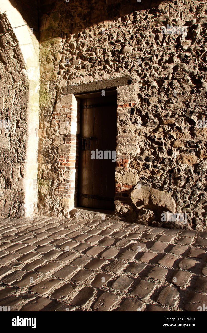 La Porte de Nevers (Nevers Gate) Saint-Valery-Sur-Somme. Das Tor in die Altstadt. Entrez Dans la Cité Médiévale. Stockfoto