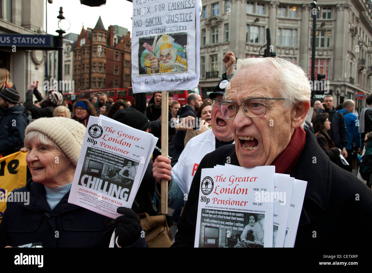 Mehr London Rentner Association den Protest zur Unterstützung der Demonstration gegen Kürzungen und die Welfare Reform Bill mitmachen. Stockfoto