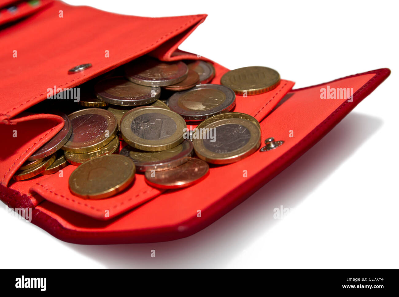 Rotes Portemonnaie mit Euro-Münzen Stockfoto