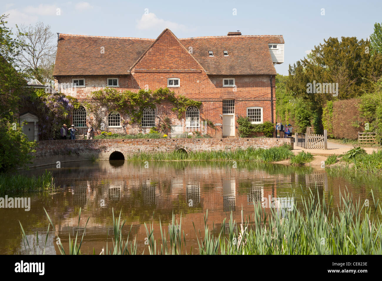 Flatford Mühle in der Grafschaft Suffolk, Heimat der großen Landschaftsmaler John Constable. Stockfoto