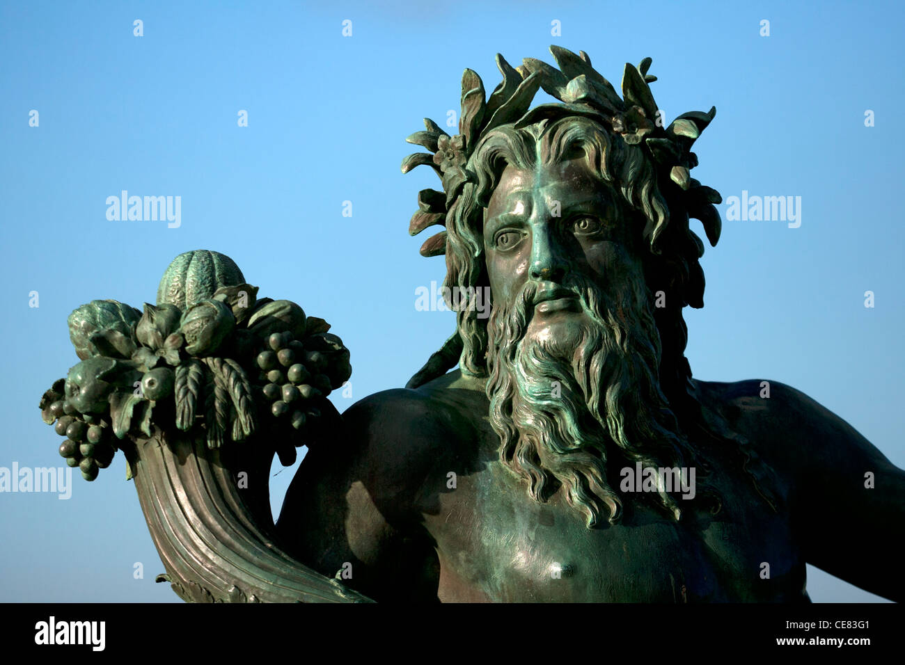 Bronze-Statue in den Gärten des Chateau de Versailles, Frankreich Stockfoto