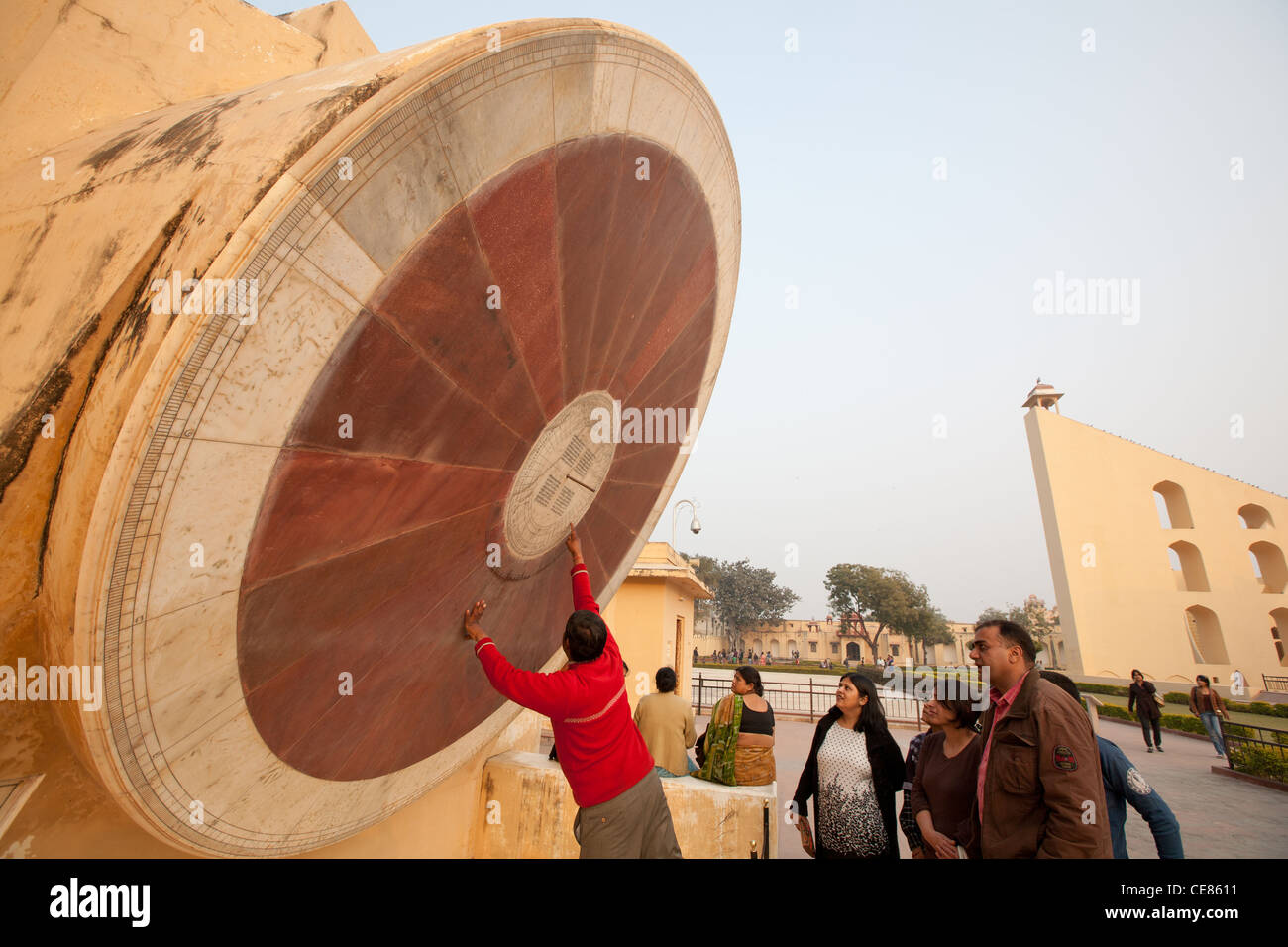 am wissenschaftlichen Observatorium Jantar Mantar in Jaipur in Rajasthan, Indien Stockfoto